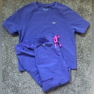 FIGS scrub set - small top, small joggers